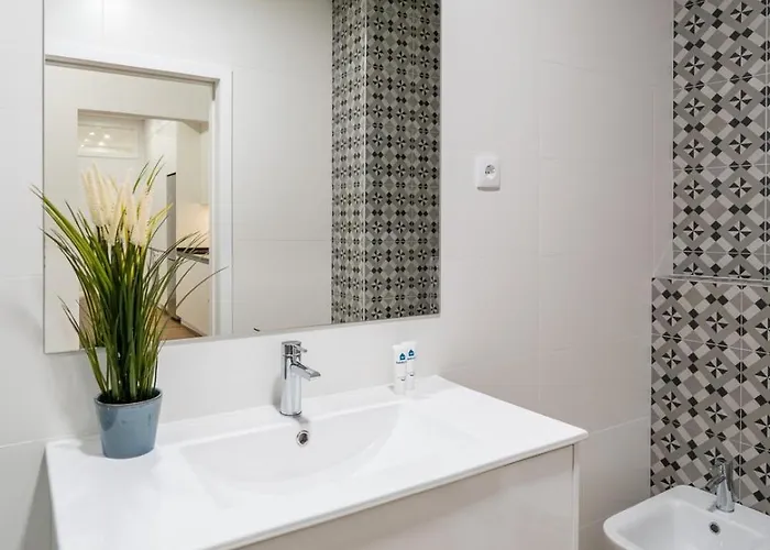 Open-plan In Downtown By Hostwise Porto